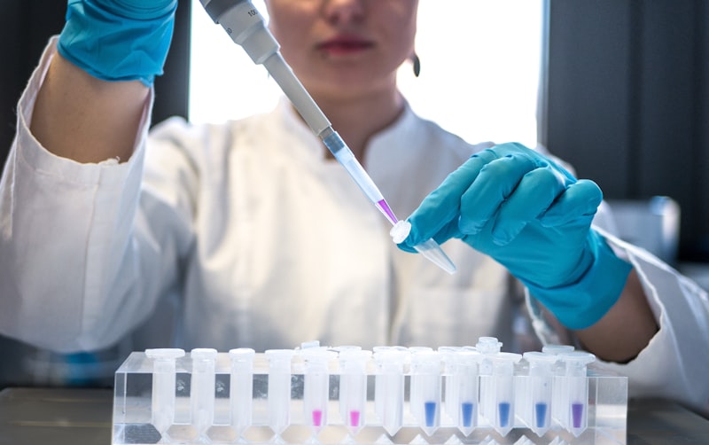Methyltris(acetoxy)silane in Acid-Cure Silicone: Properties, Applications & Safety